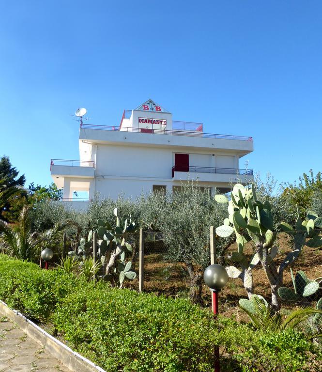 B&B Diamante Nissoria Buitenkant foto