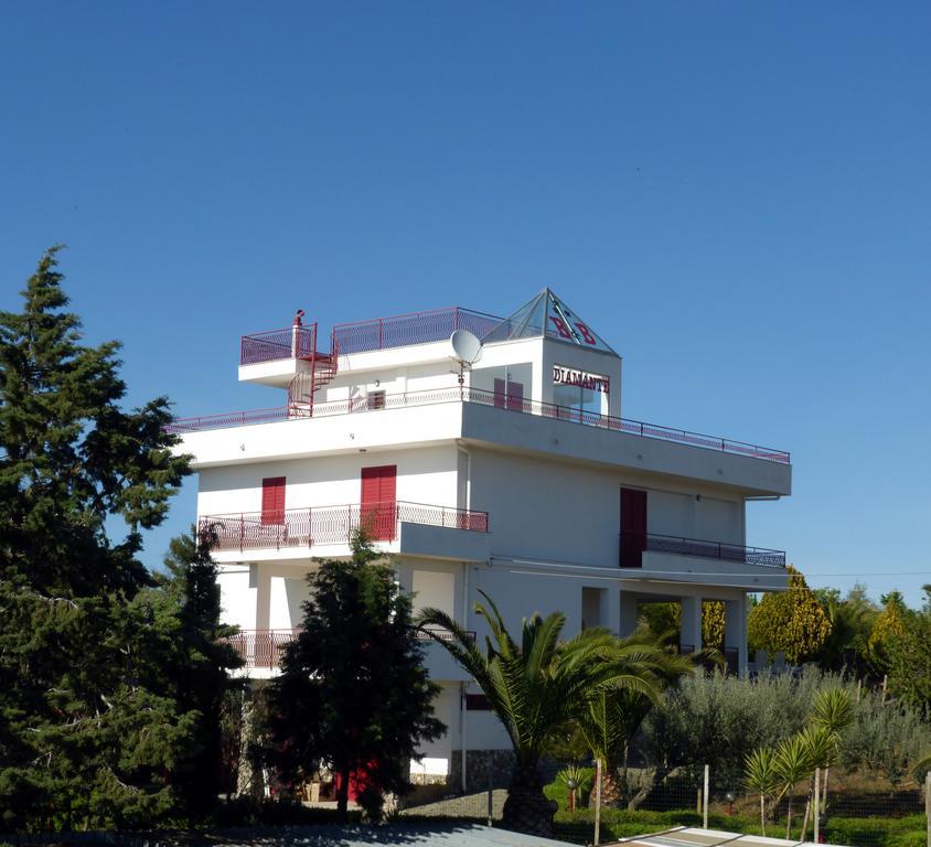 B&B Diamante Nissoria Buitenkant foto