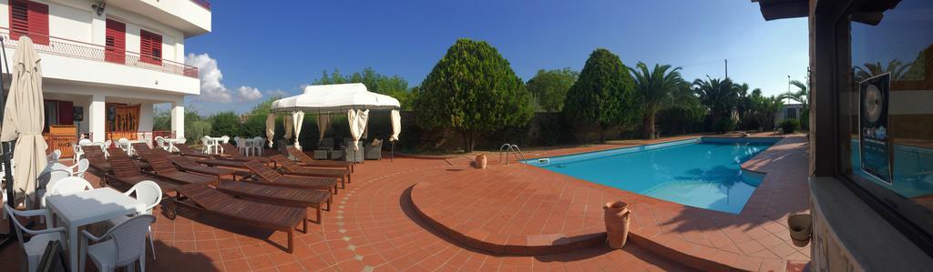 B&B Diamante Nissoria Buitenkant foto