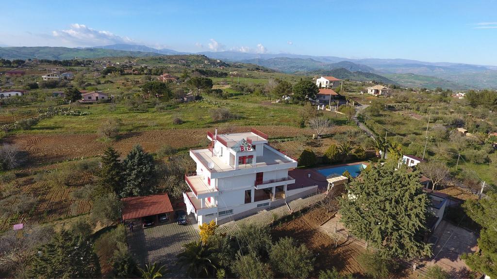 B&B Diamante Nissoria Buitenkant foto