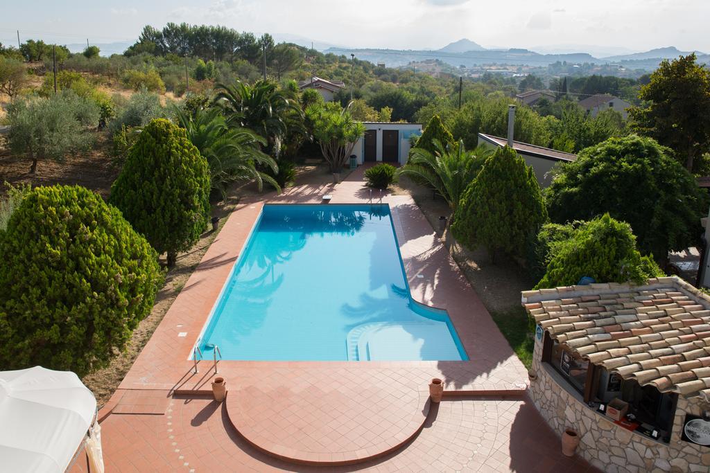 B&B Diamante Nissoria Buitenkant foto