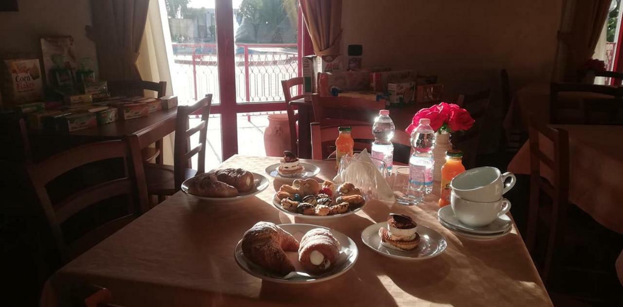 B&B Diamante Nissoria Buitenkant foto